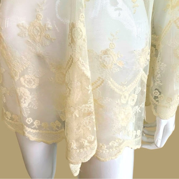 YOU’RE NOT ALONE SHEER CREAM LACE EMBROIDERED FRINGE DUSTER. WOMEN’S SIZE LARGE - Picture 7 of 9